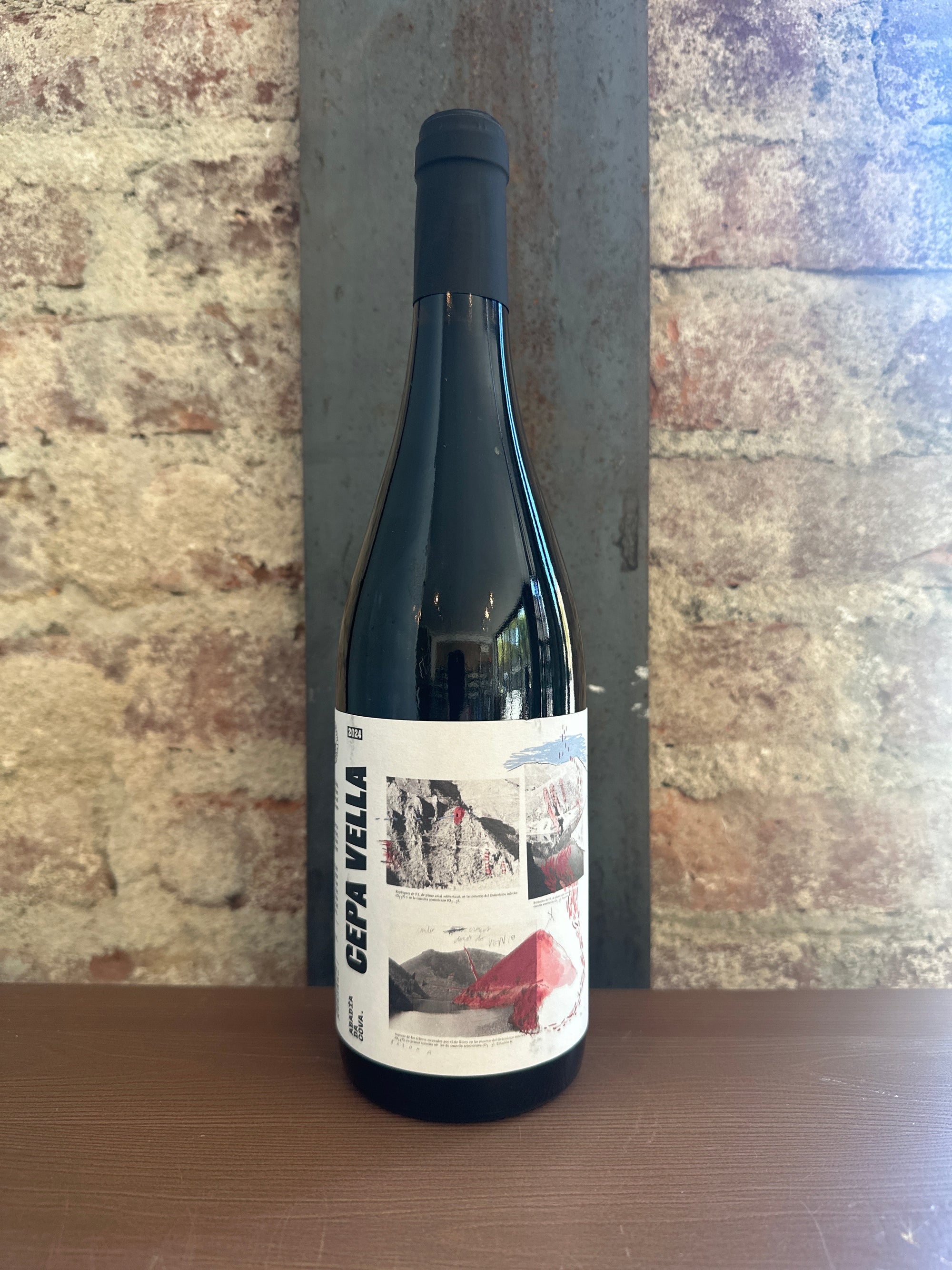 Abadía da Cova, Cepa Vella Mencía 2024 (Ribeira Sacra, Spain) 750ml