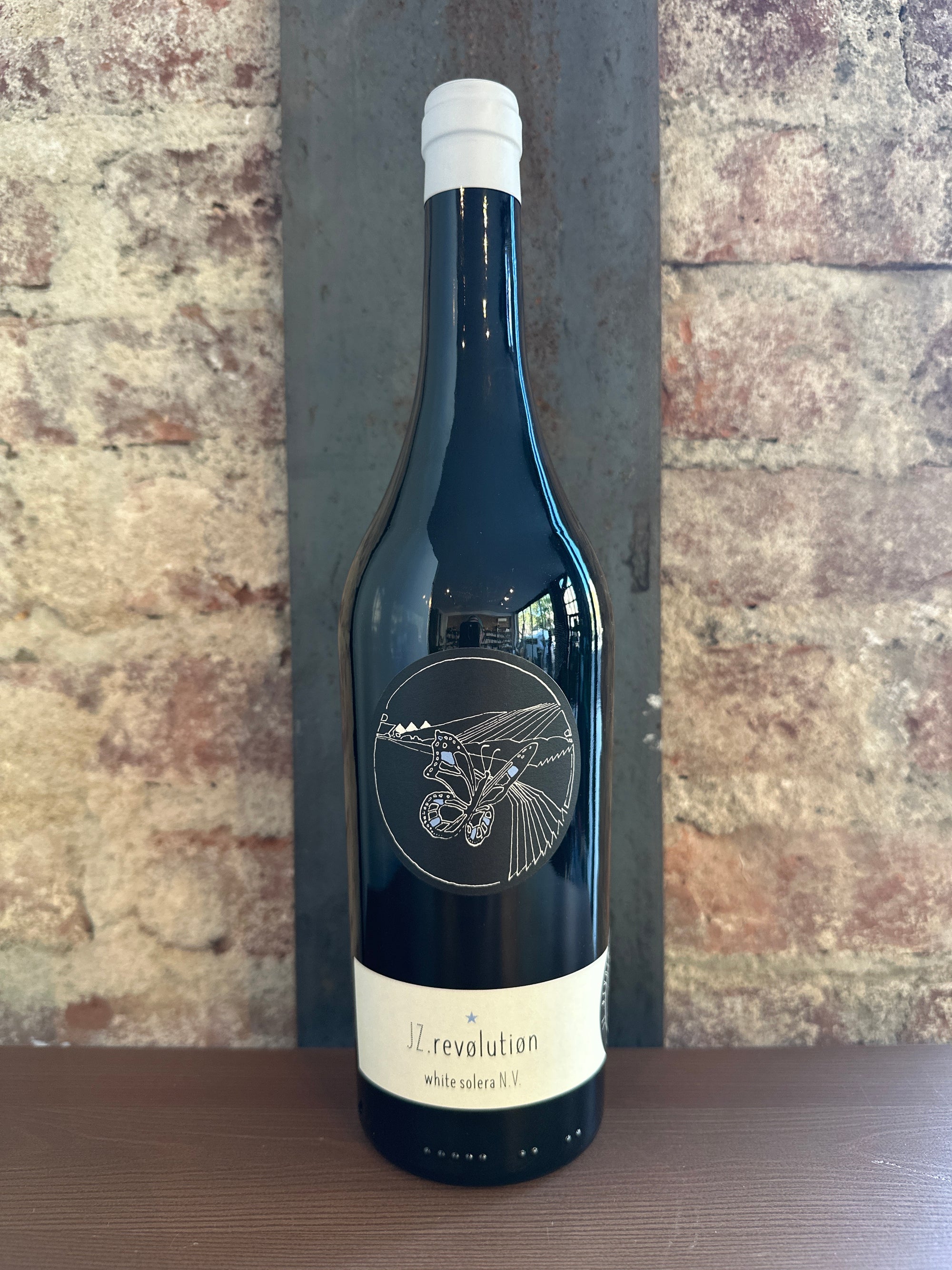 Johannes Zillinger, Revolution Solera White NV Lot 26 (Austria) 750ml