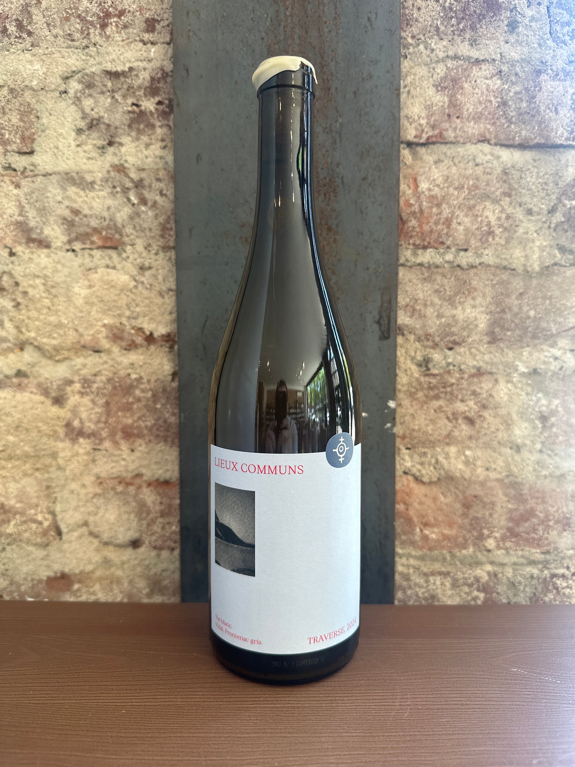 Lieux Communs, "Traverse" Vin Blanc 2024 (Canada) 750ml