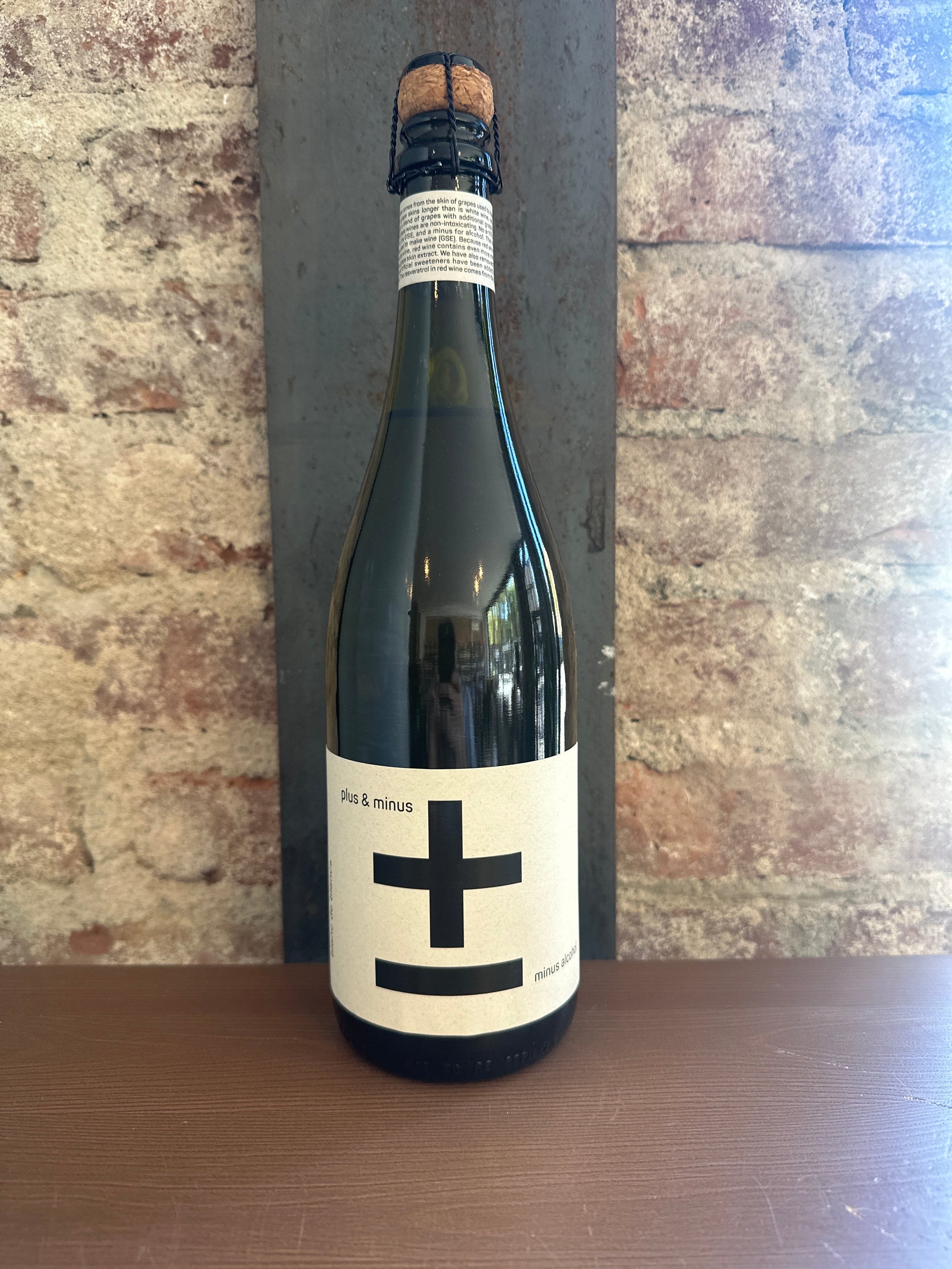 Plus-Minus, Alcohol Removed Blanc de Blancs Sparkling NV (Australia) 750ml