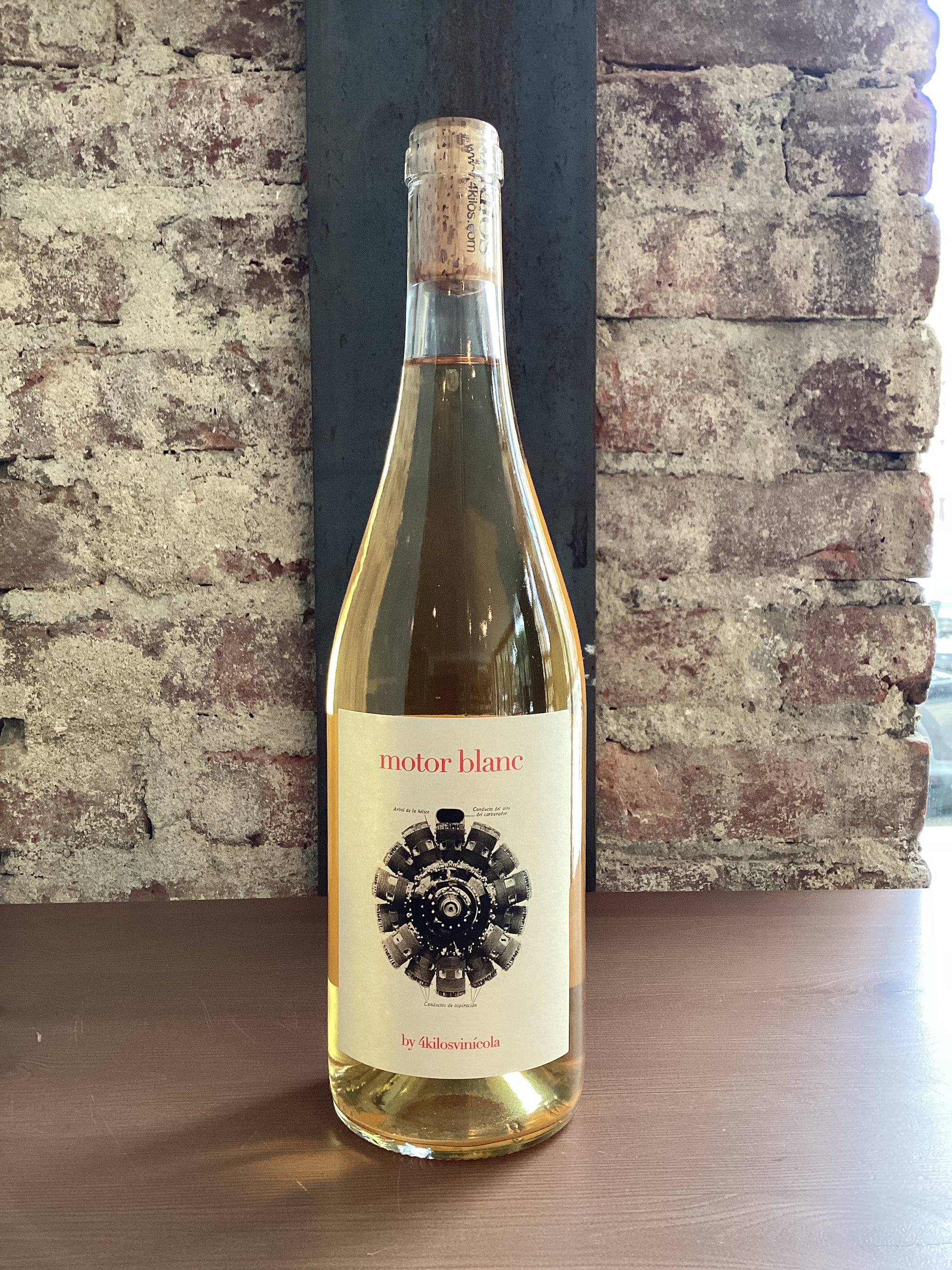 4 Kilos, Motor Blanc 2022 (Mallorca, Spain) 750ml